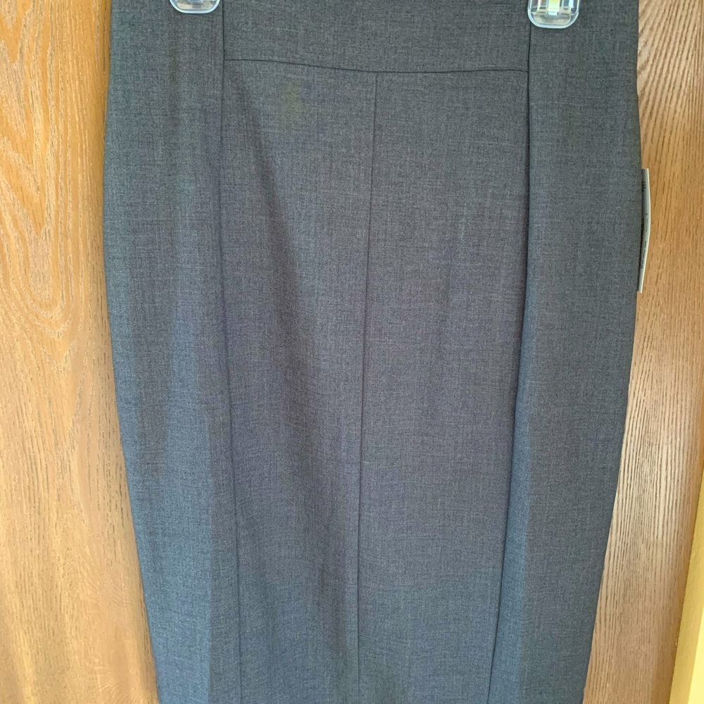 Worthington Admiral Grey Heather Skirt. NWT 🦋